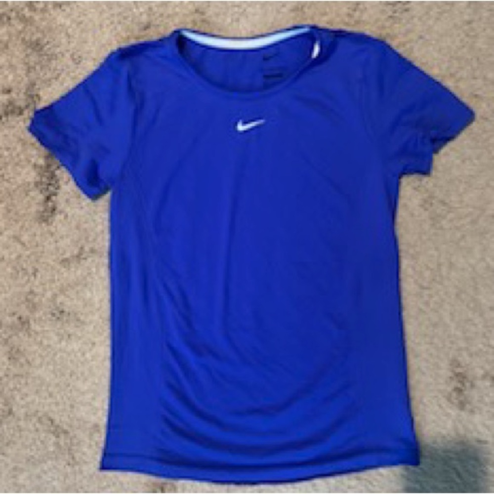 Nike DriFit slim fit shirt